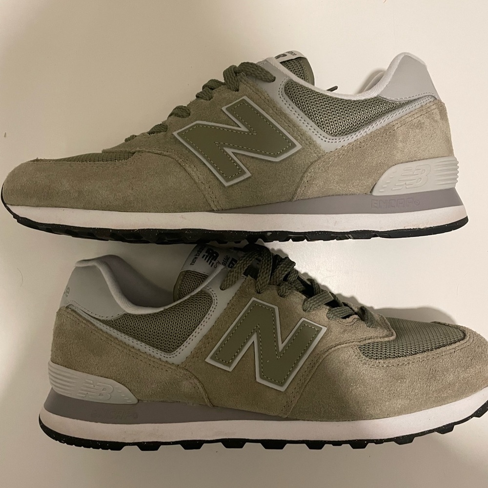 Men’s New Balance 574 shoes size 10.5